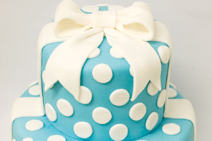 Pastel fondant con lazo grande